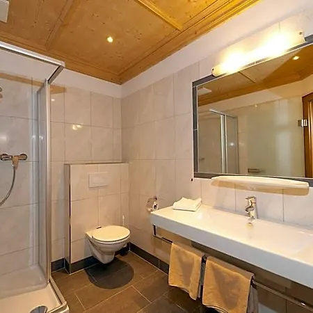 Apart Otel Quehenberger 4*