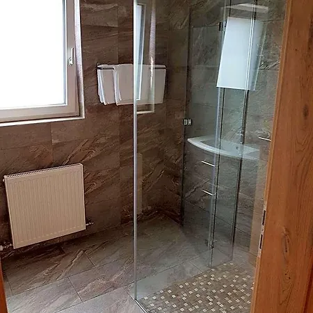 Quehenberger 4*