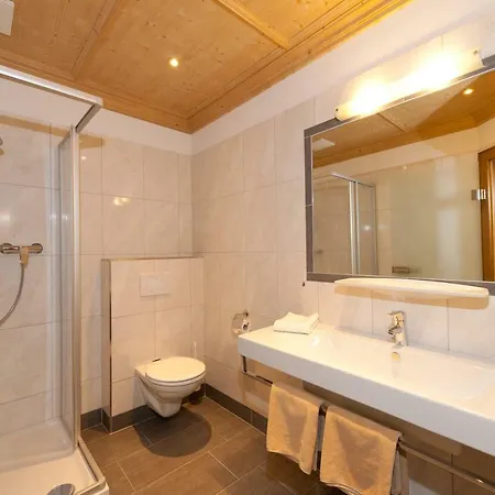 Quehenberger Apart Otel 4*