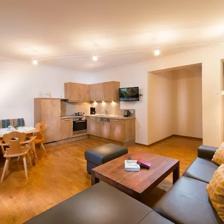 Quehenberger Aparthotel 2*
